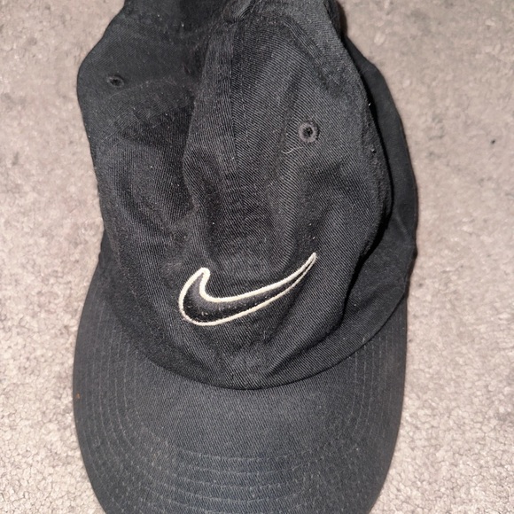 Nike Black Men's Cap - Picture 2 of 5